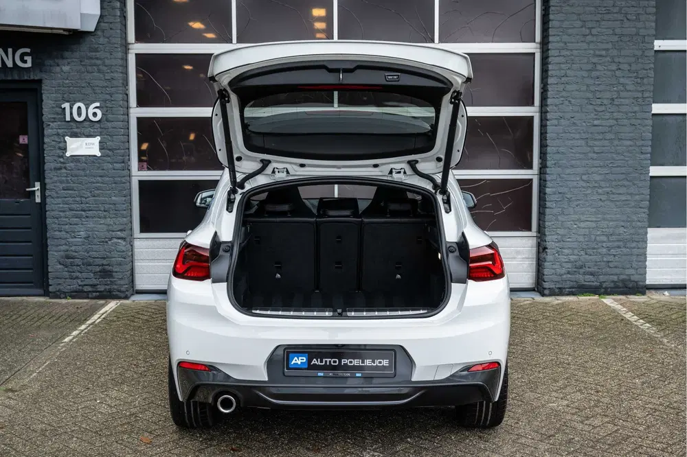 BMW X2 xDrive25e High Executive M sport uit 2023, foto 9