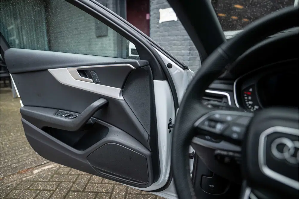 Audi A4 45 TFSI Sport.S line uit 2019, foto 2