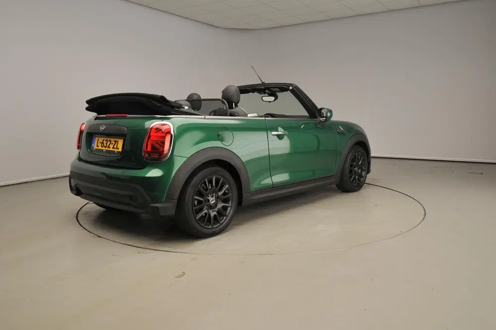 Mini Cabrio One uit 2021, foto 2