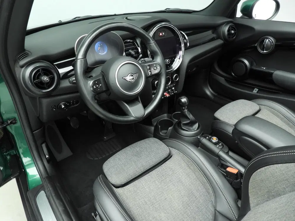 Mini Cabrio One uit 2021, foto 6