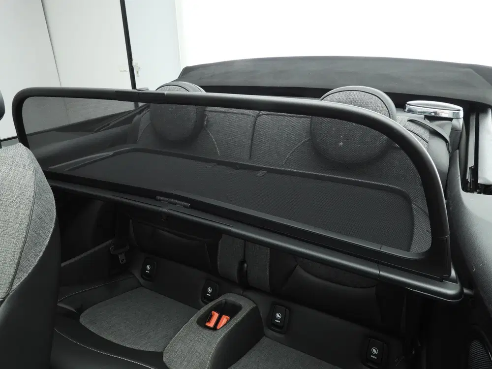 Mini Cabrio One uit 2021, foto 9