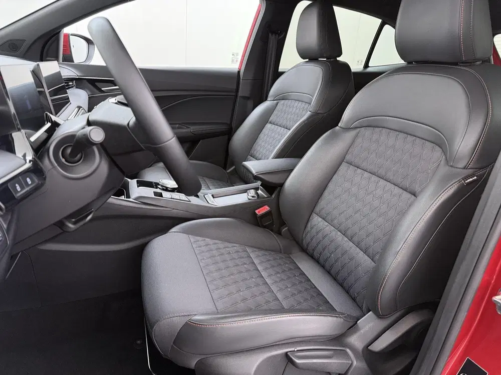 MG MG3 1.5 Hybrid+ Luxury Stoelverwarming uit 2025, foto 13