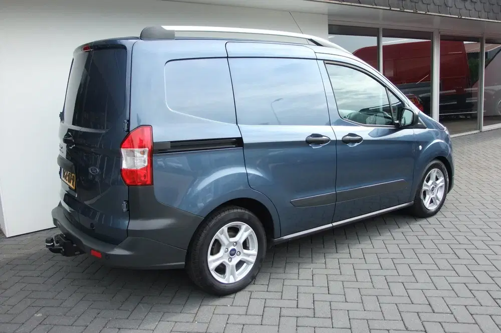 Ford Transit Courier 1.5 TDCI Trend uit 2020, foto 9