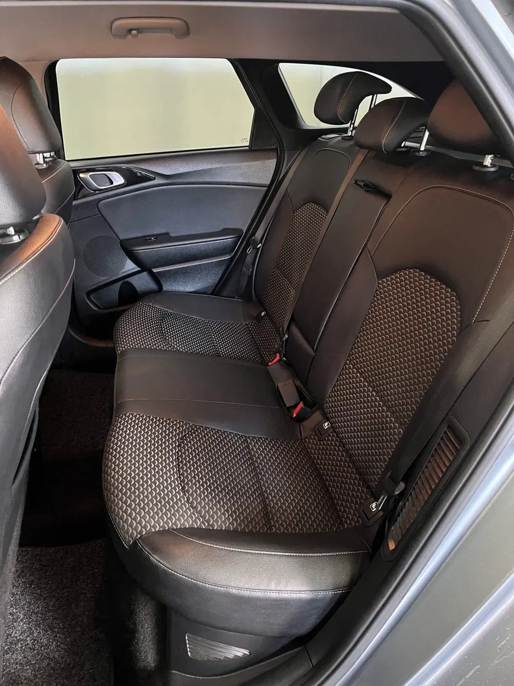 Kia Ceed 1.6 GDI PHEV PLUG-IN DynamicPlusLine 1E uit 2022, foto 6