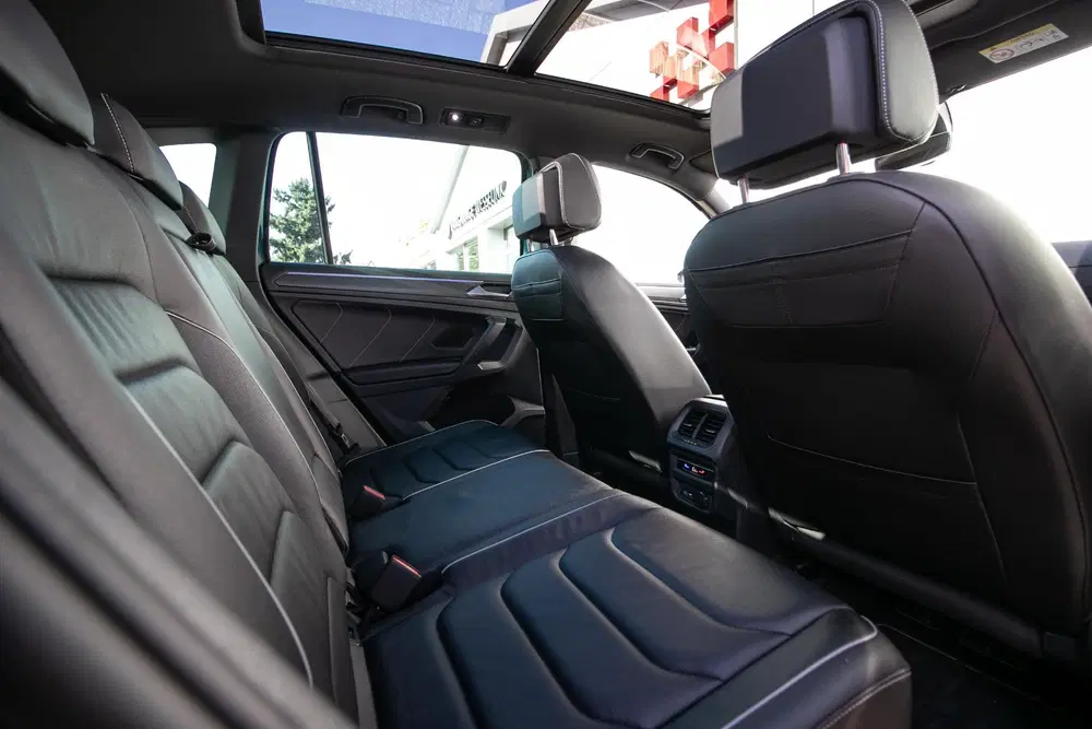 Volkswagen Tiguan 1.4 TSI eHybrid R-Line Business+ uit 2023, foto 10