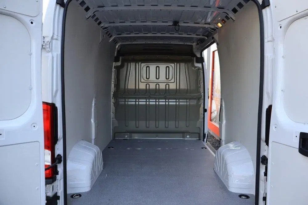 Citroën Jumper Citroen JUMPER L2H2 BlueHDI 140pk uit 2024, foto 13