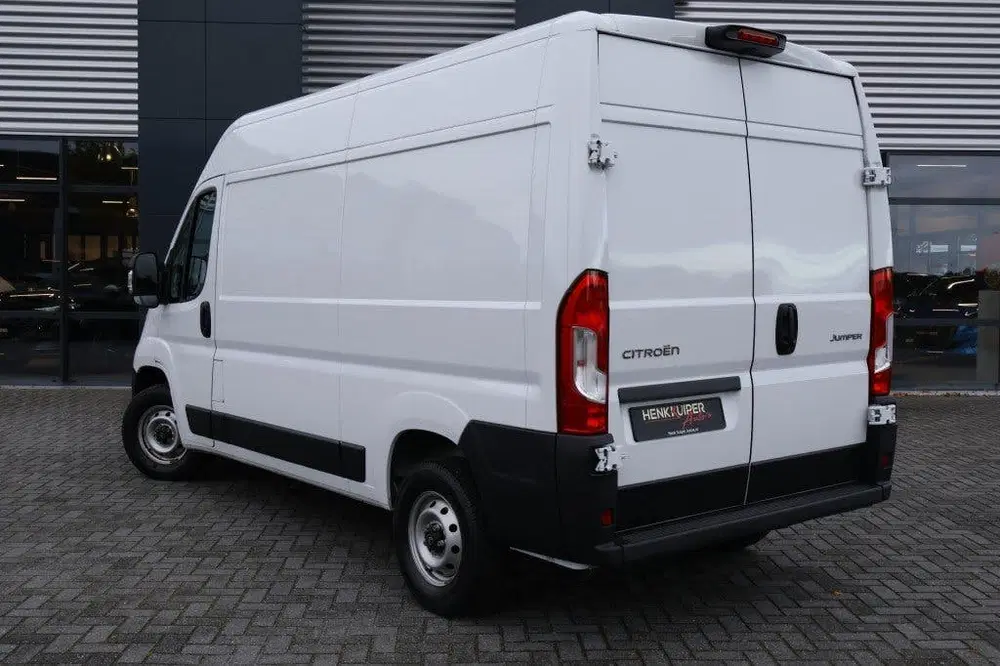Citroën Jumper Citroen JUMPER L2H2 BlueHDI 140pk uit 2024, foto 2