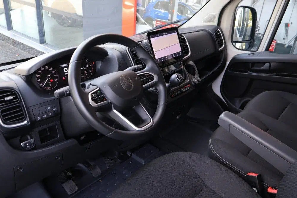 Citroën Jumper Citroen JUMPER L2H2 BlueHDI 140pk uit 2024, foto 4