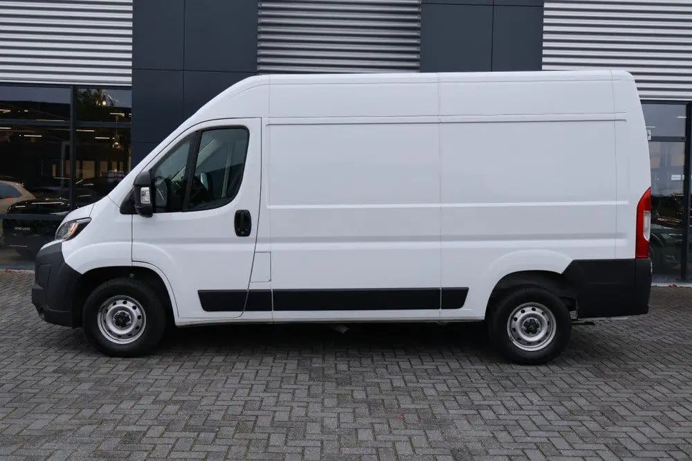 Citroën Jumper Citroen JUMPER L2H2 BlueHDI 140pk uit 2024, foto 5