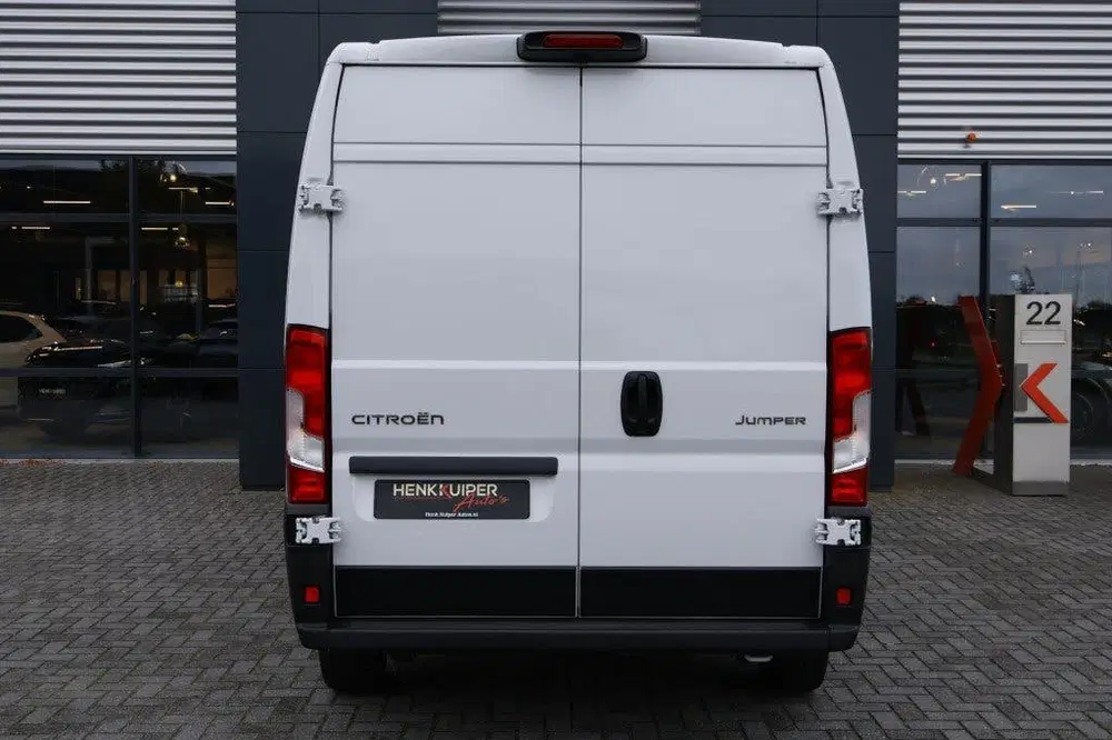 Citroën Jumper Citroen JUMPER L2H2 BlueHDI 140pk uit 2024, foto 8