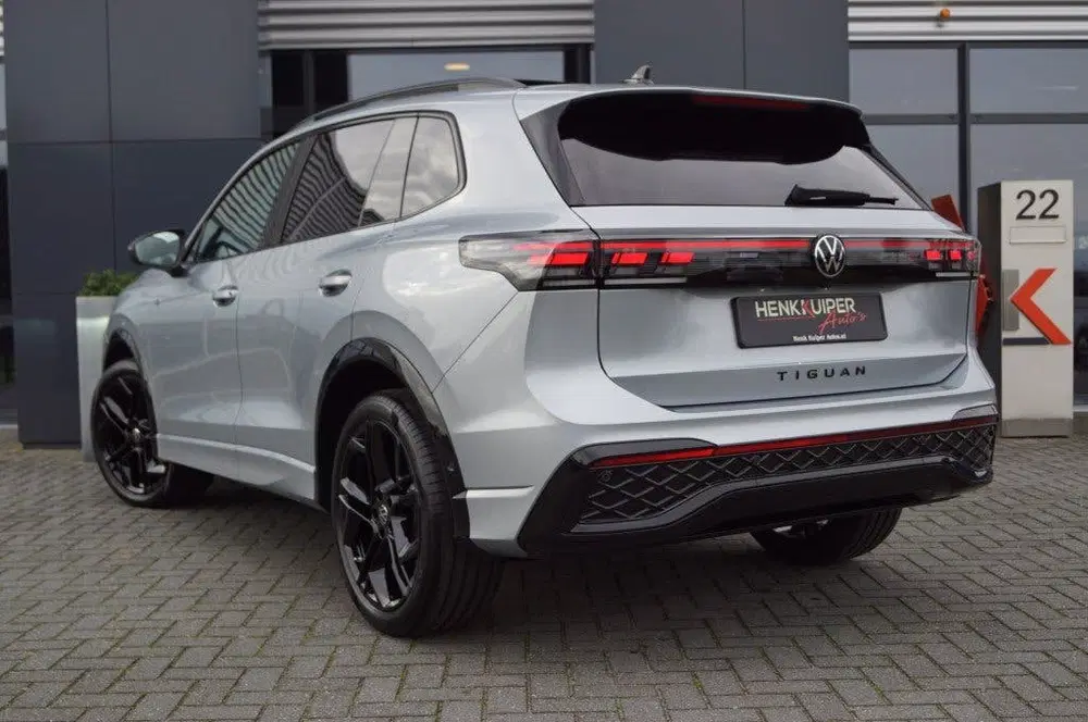 Volkswagen Tiguan 1.5 eTSI DSG R-Line Black st 150pk uit 2025, foto 2