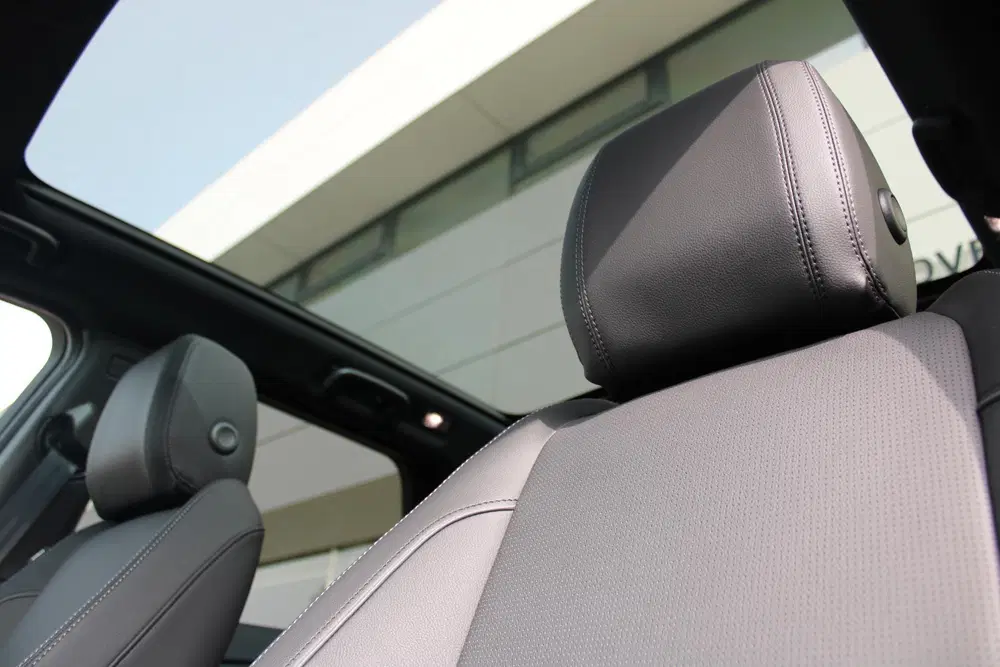 Land Rover Discovery Sport P270e Business Landmark Edition uit 2026, foto 11