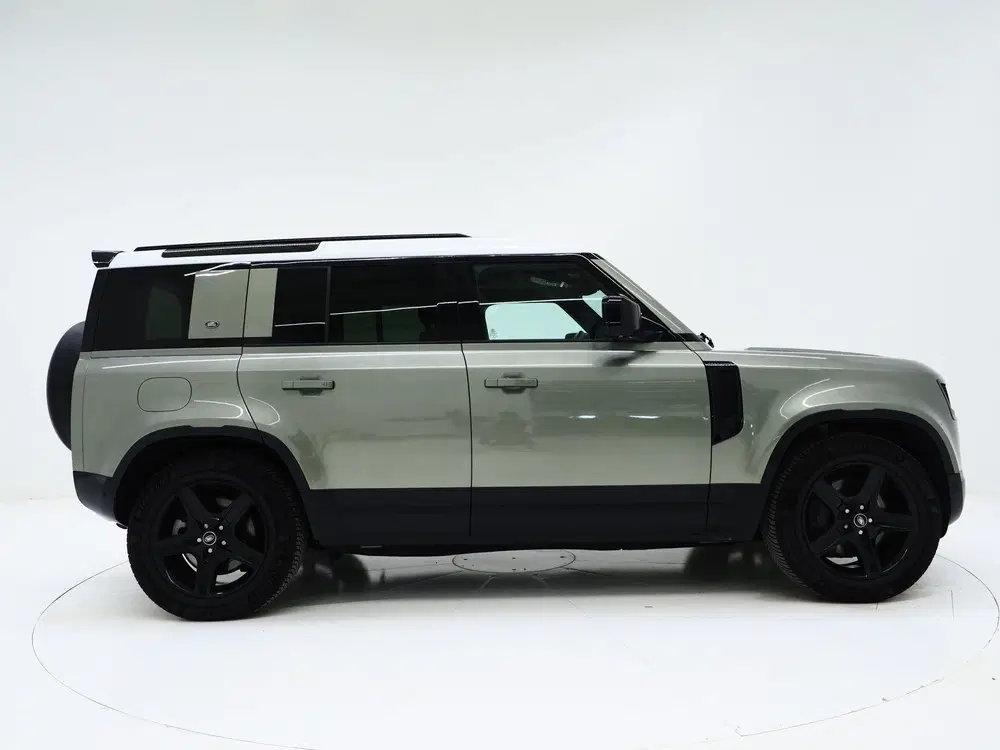 Land Rover Defender 2.0 P400e uit 2021, foto 10