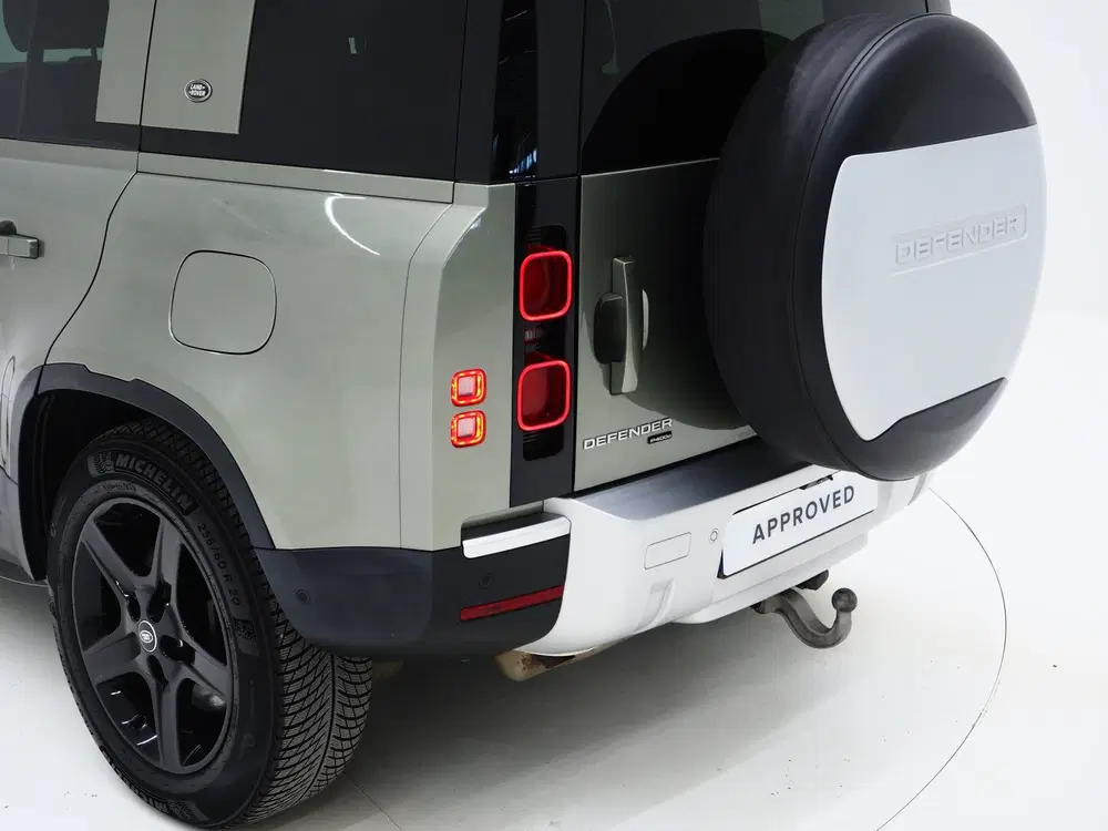 Land Rover Defender 2.0 P400e uit 2021, foto 14