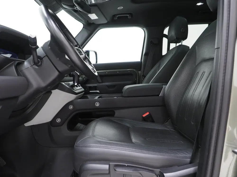 Land Rover Defender 2.0 P400e uit 2021, foto 15