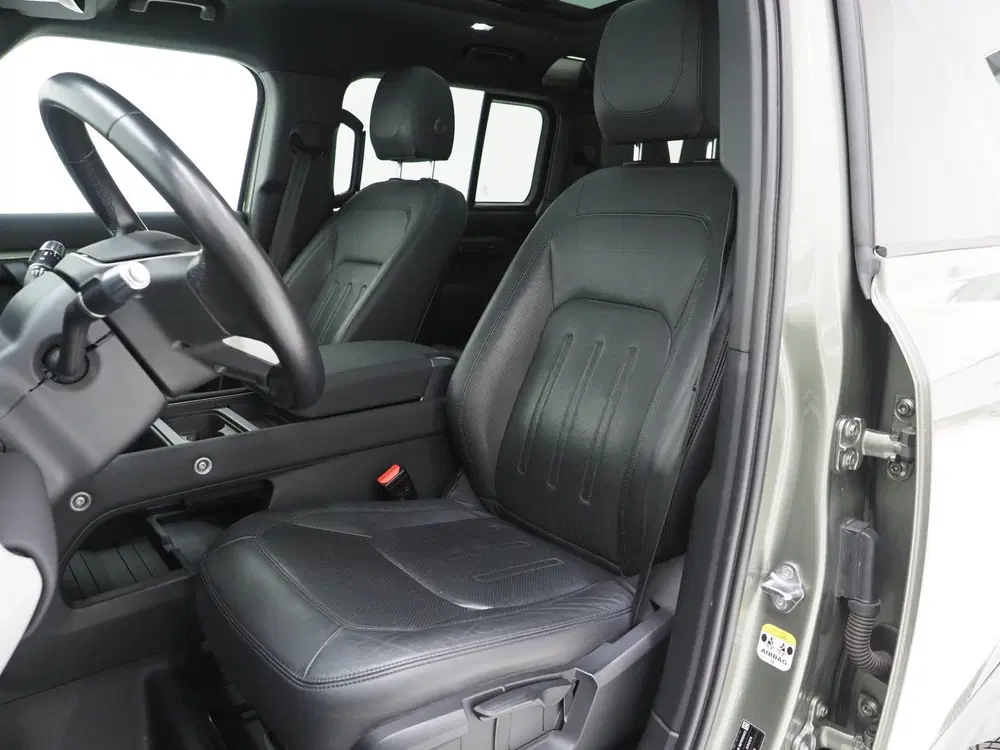 Land Rover Defender 2.0 P400e uit 2021, foto 4