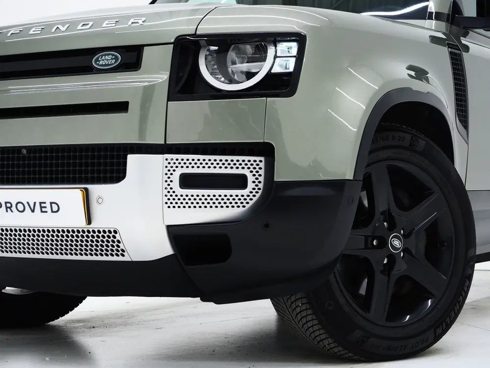 Land Rover Defender 2.0 P400e uit 2021, foto 6