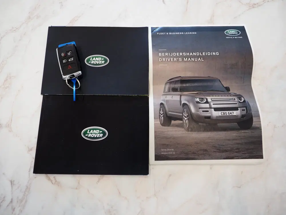 Land Rover Defender 2.0 P400e uit 2021, foto 8