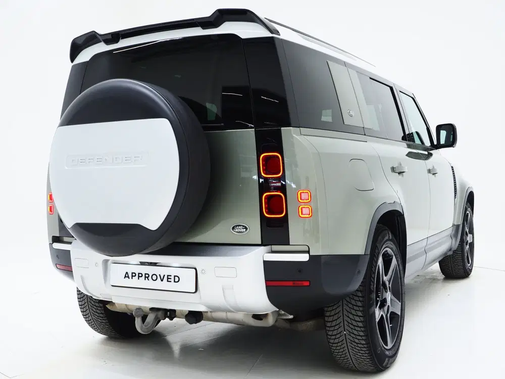 Land Rover Defender 2.0 P400e uit 2021, foto 9