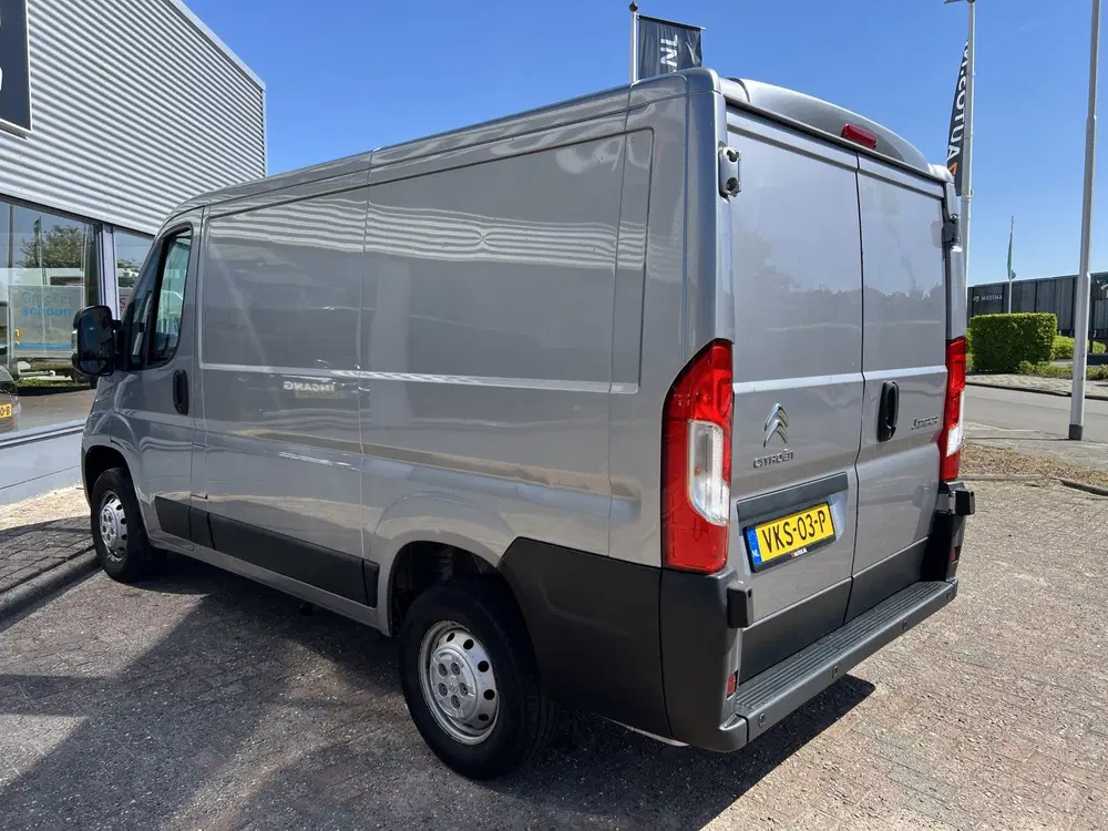 Peugeot Boxer 30 2.2 BlueHDi 120 L1H1 Club (bj 2021) uit 2021, foto 2