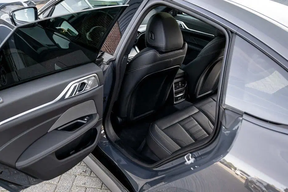 BMW i4 xDrive40 M Sport Pro uit 2025, foto 11