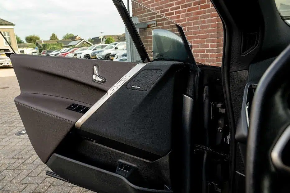 BMW iX xDrive40 Sportpakket uit 2023, foto 15