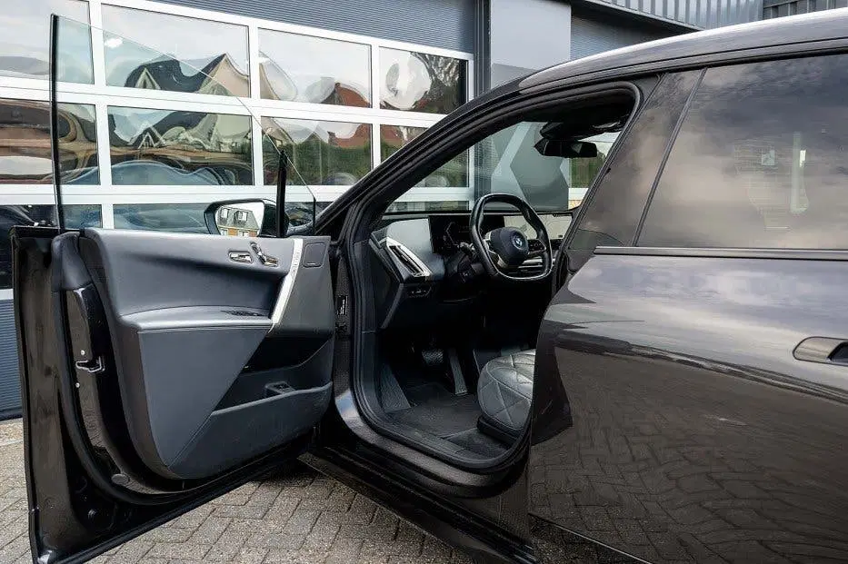 BMW iX xDrive40 Sportpakket uit 2023, foto 11
