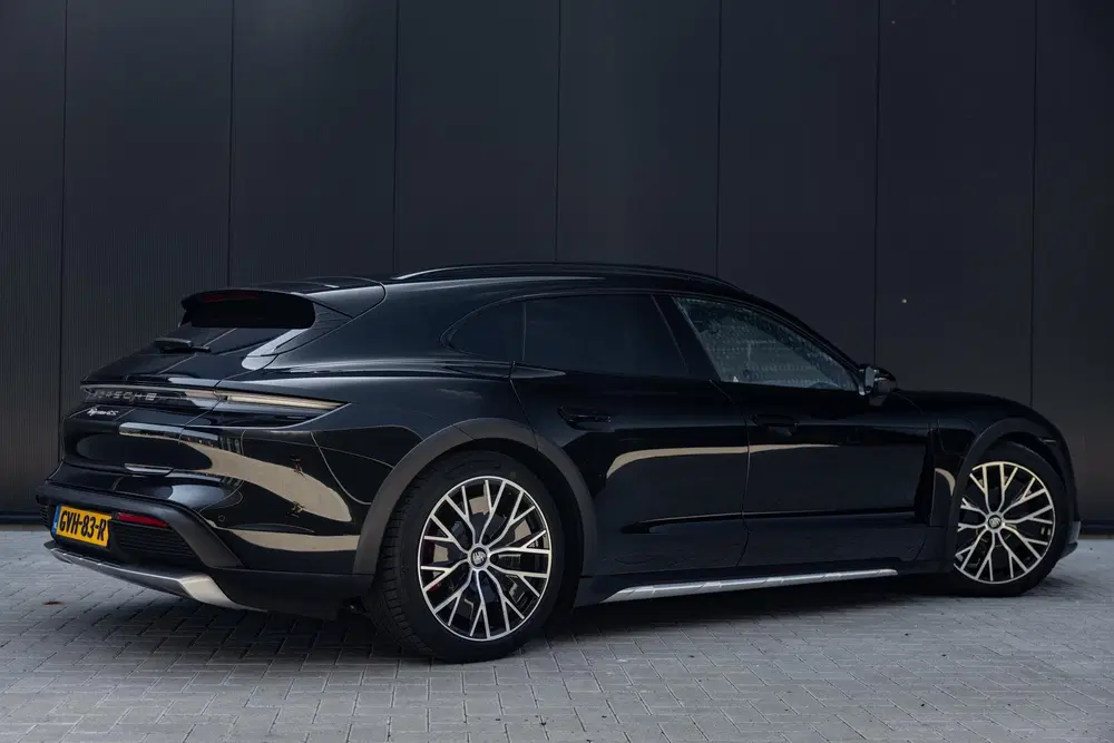 Porsche Taycan 4S 93 kWh uit 2023, foto 2