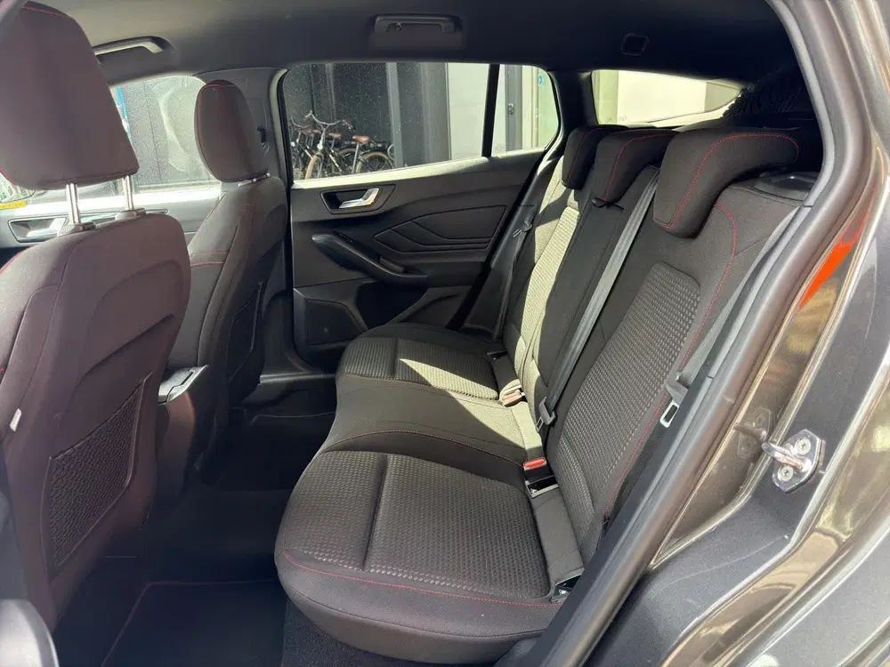 Ford Focus 1.0 EcoBoost Hybrid ST Line X uit 2022, foto 15