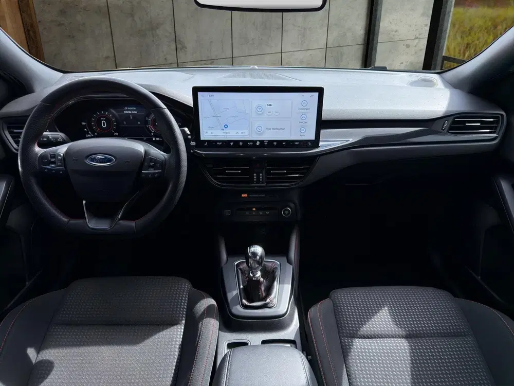 Ford Focus 1.0 EcoBoost Hybrid ST Line X uit 2022, foto 8
