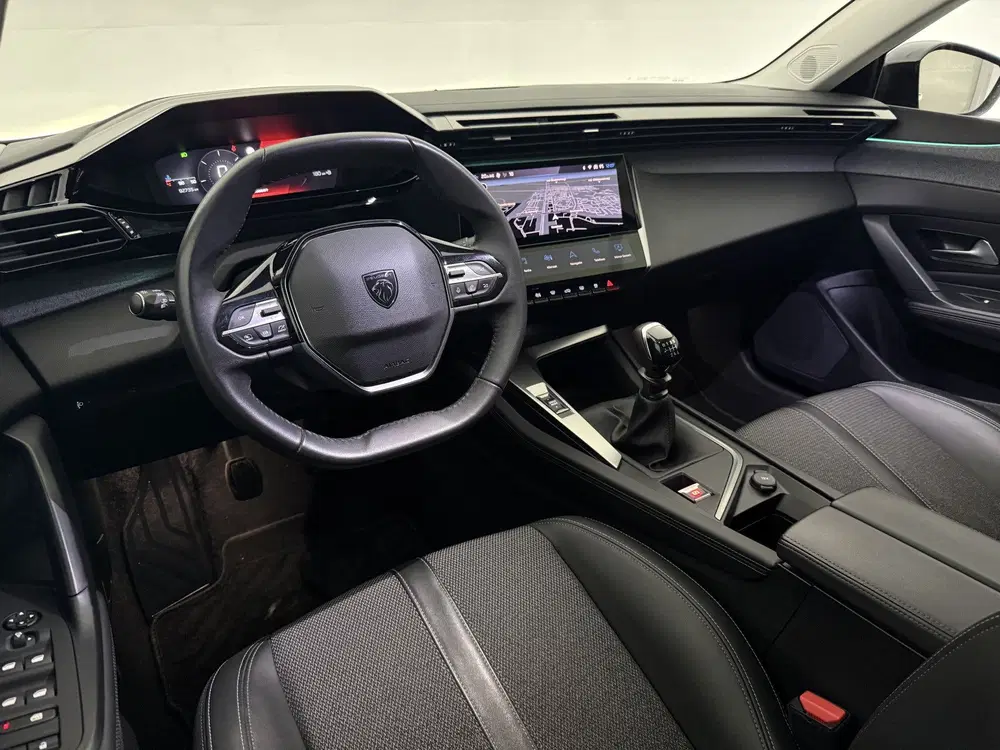 Peugeot 308 1.2 PureTech Allure Pack Business uit 2022, foto 14
