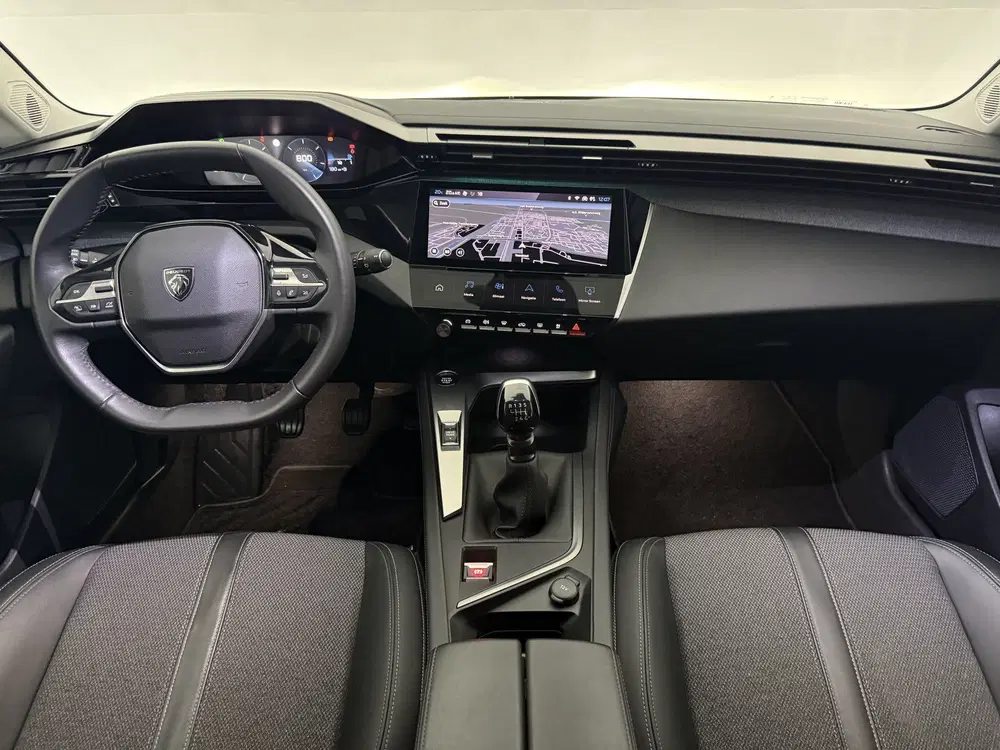 Peugeot 308 1.2 PureTech Allure Pack Business uit 2022, foto 2