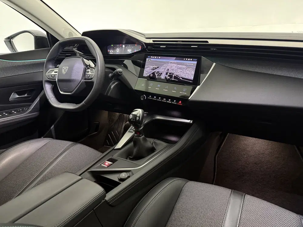 Peugeot 308 1.2 PureTech Allure Pack Business uit 2022, foto 4