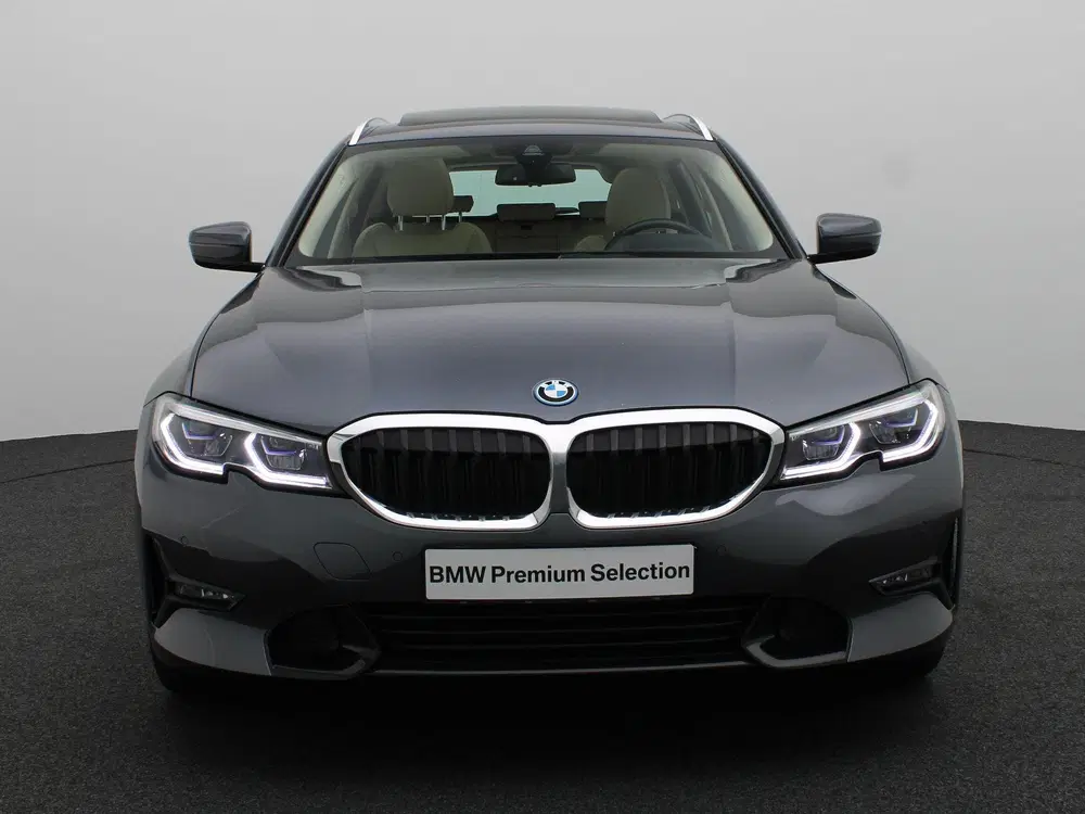 BMW 3-serie Touring 330e Business Edition uit 2022, foto 3