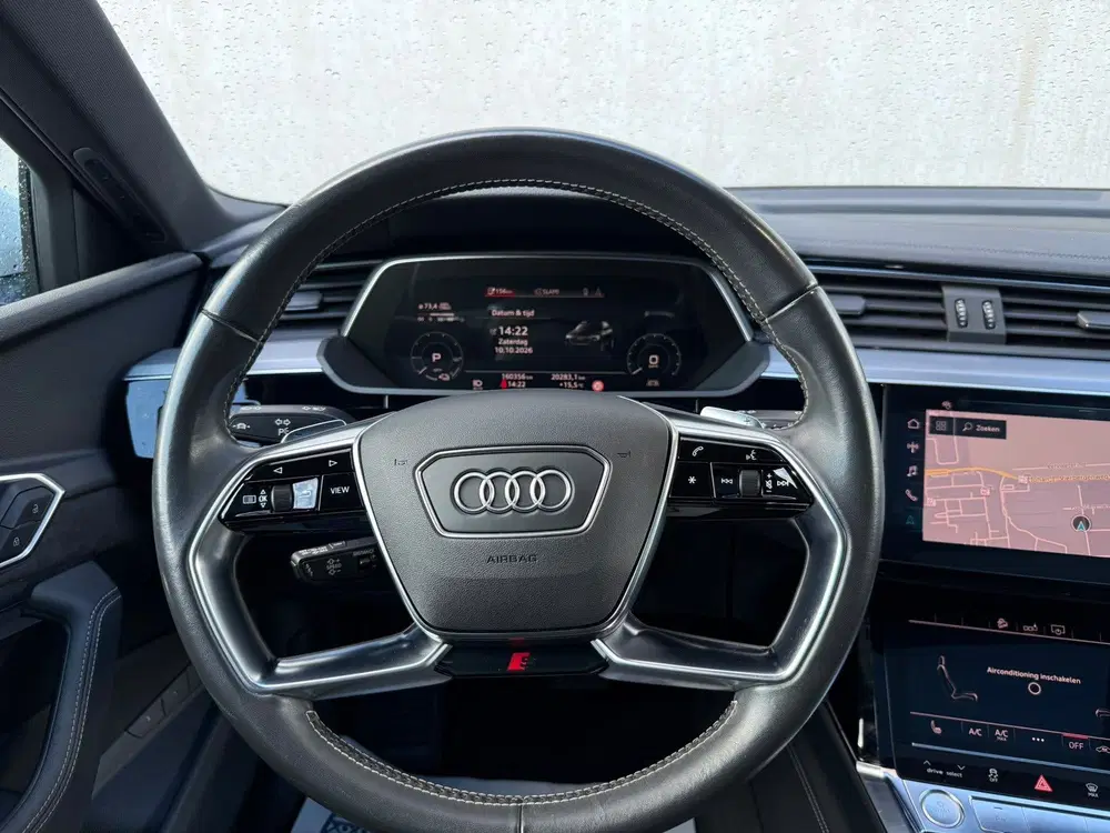 Audi e-tron 50 quattro Launch edition Black 71 kWh S l uit 2019, foto 11