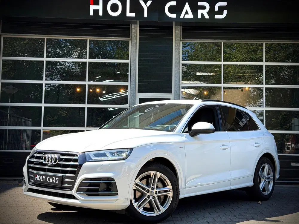 Audi Q5 55 TFSI e Quattro S-LINE uit 2020