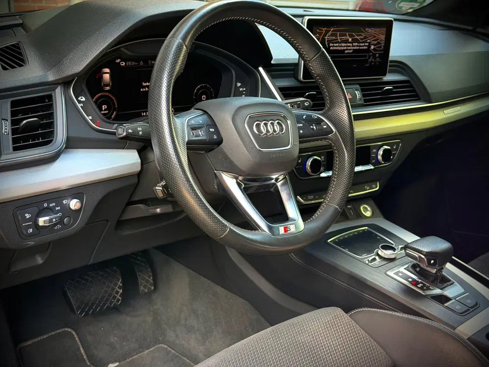 Audi Q5 55 TFSI e Quattro S-LINE uit 2020, foto 5