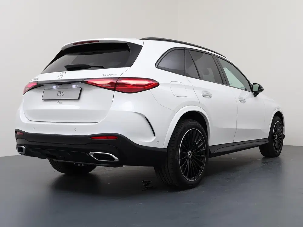Mercedes-Benz GLC 300e 4MATIC AMG Line uit 2026, foto 2