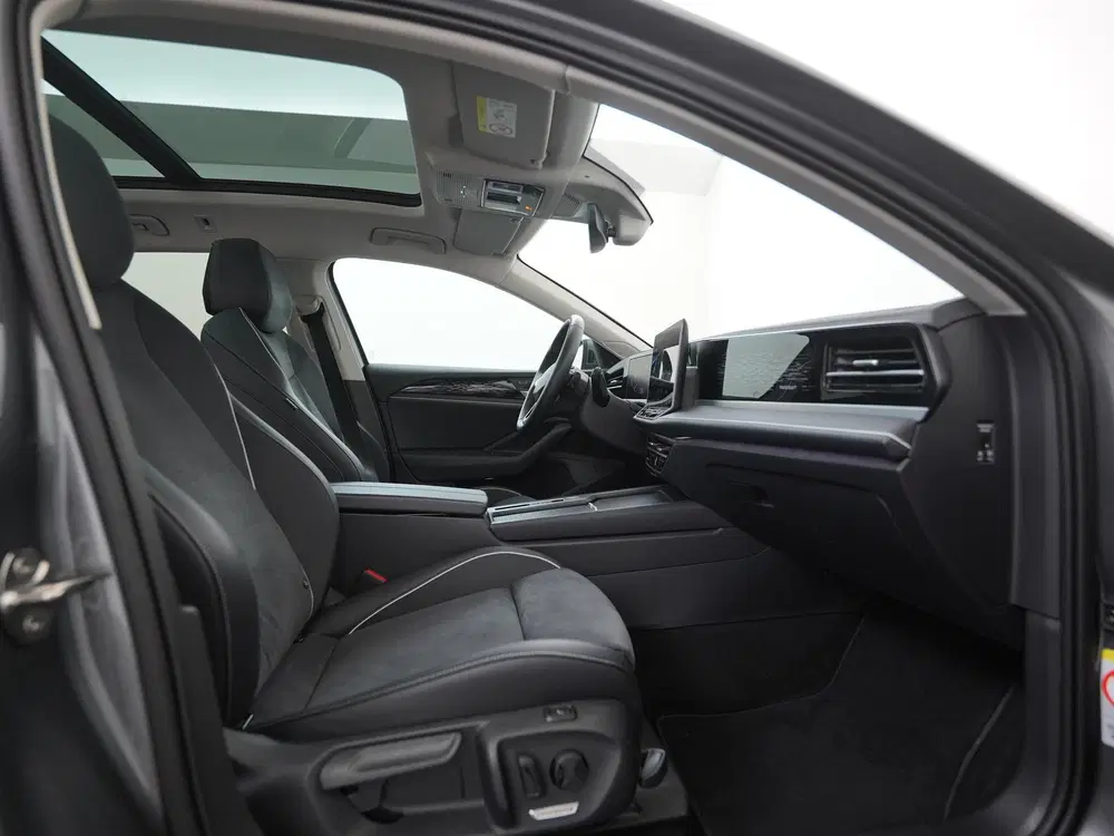 Volkswagen Passat 1.5 eTSI Business DSG uit 2024, foto 3