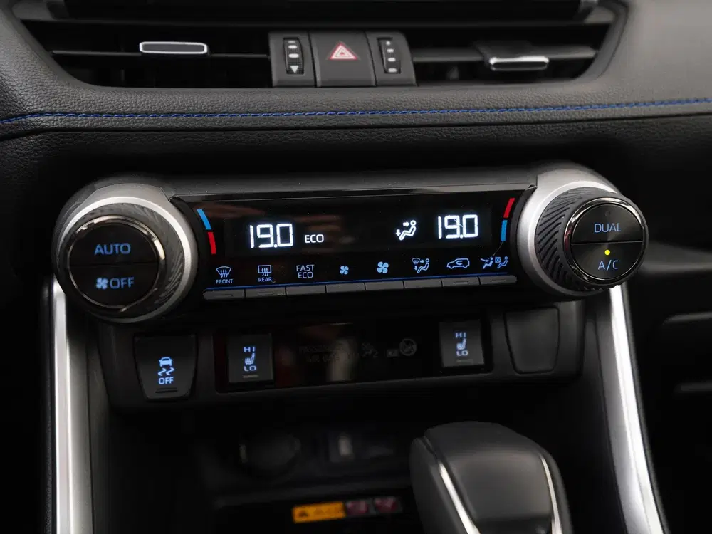 Toyota RAV 4 2.5 Hybrid AWD Bi-Tone uit 2022, foto 11