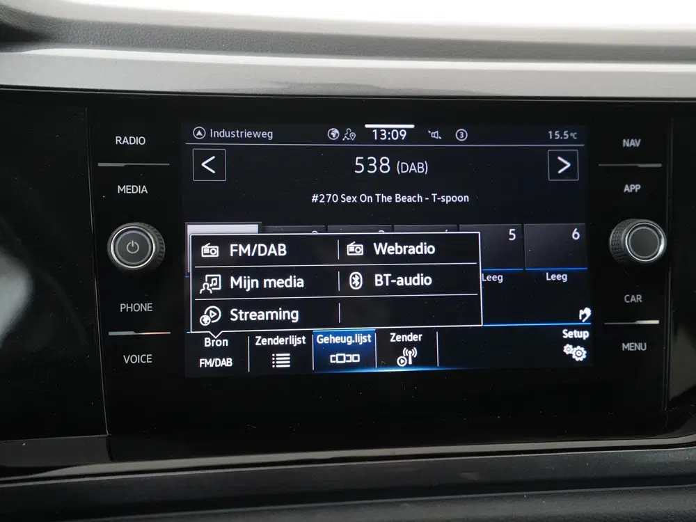 Volkswagen Taigo 1.0 TSI Style DSG uit 2022, foto 15