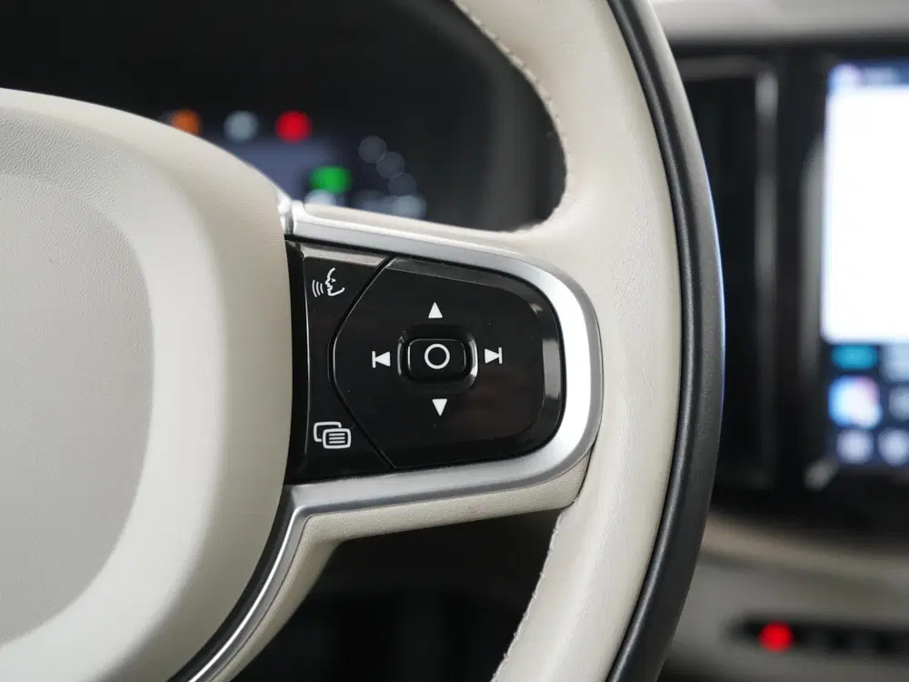 Volvo XC60 T8 Long Range AWD Plus Bright uit 2022, foto 10