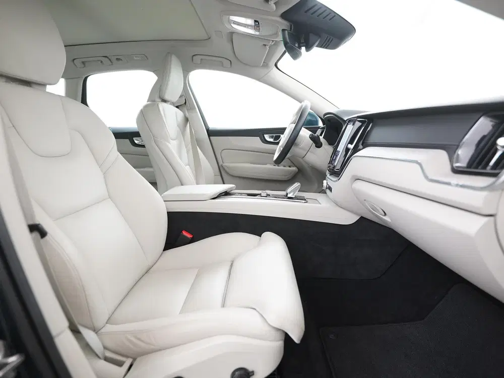 Volvo XC60 T8 Long Range AWD Plus Bright uit 2022, foto 3