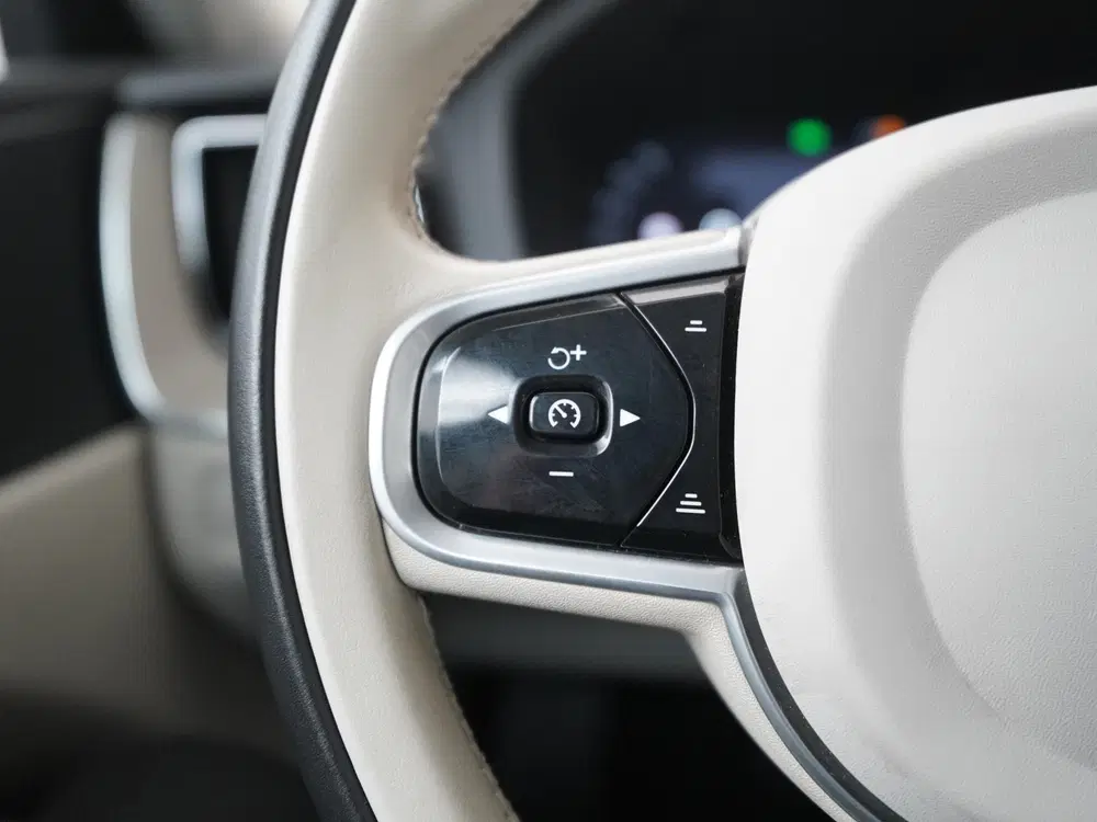 Volvo XC60 T8 Long Range AWD Plus Bright uit 2022, foto 8
