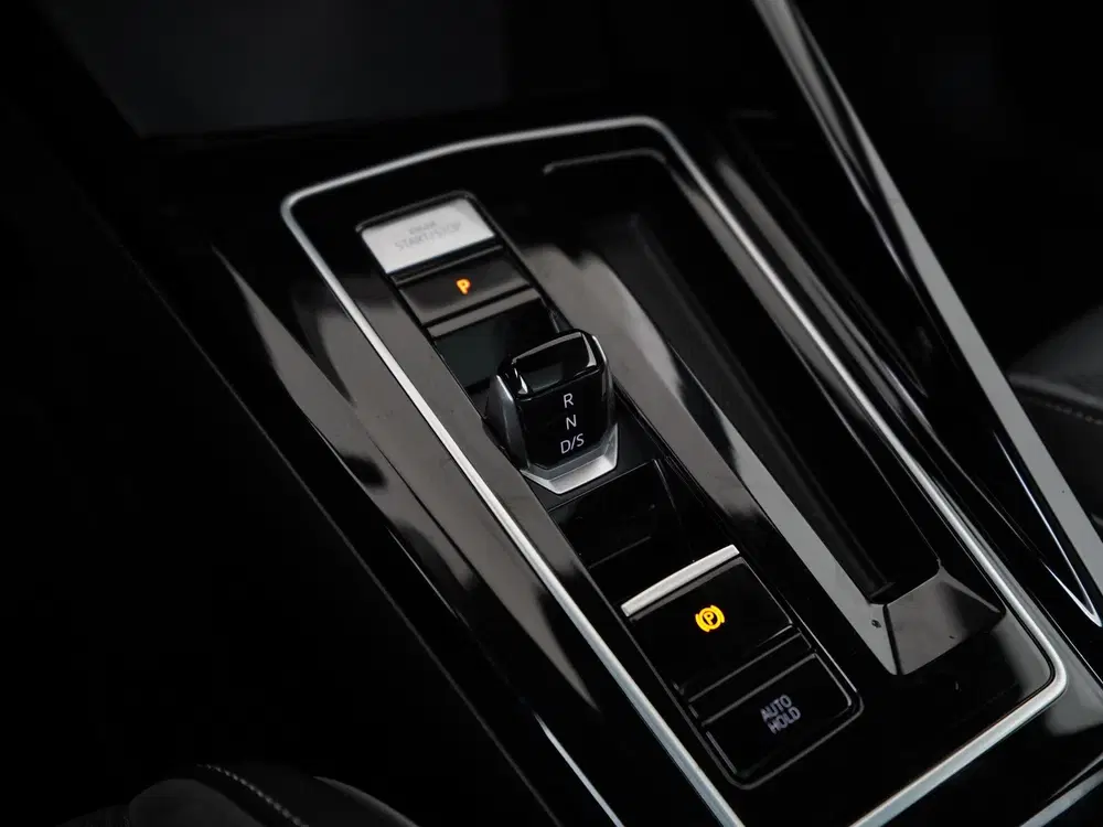 Volkswagen Golf 1.5 eTSI R-Line DSG uit 2023, foto 11