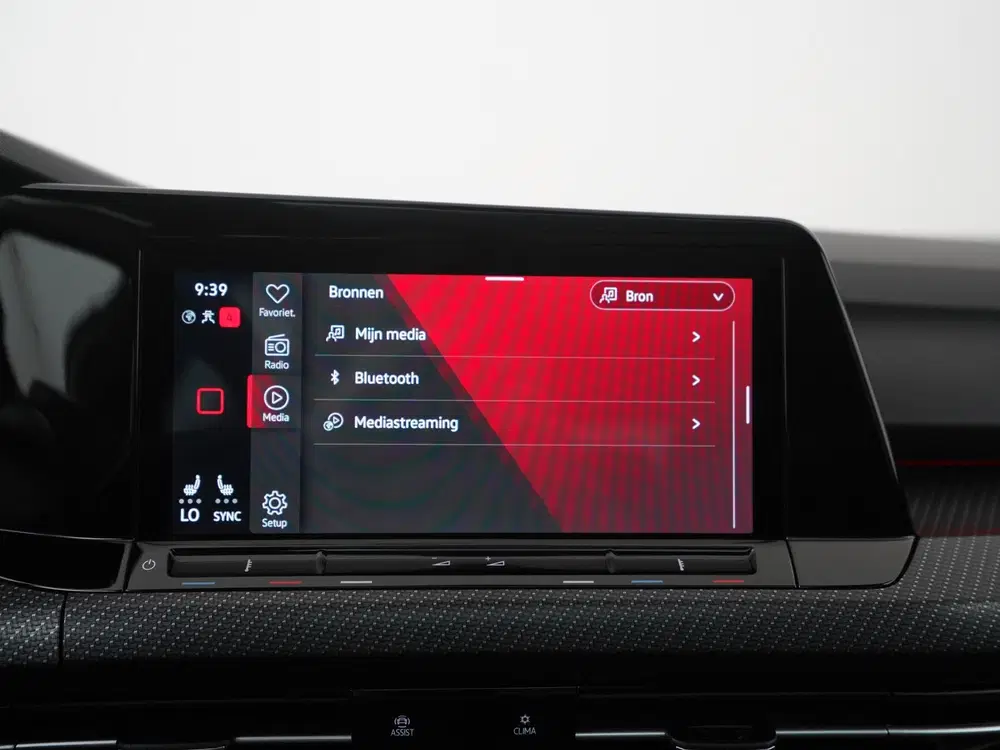 Volkswagen Golf 1.5 eTSI R-Line DSG uit 2023, foto 14