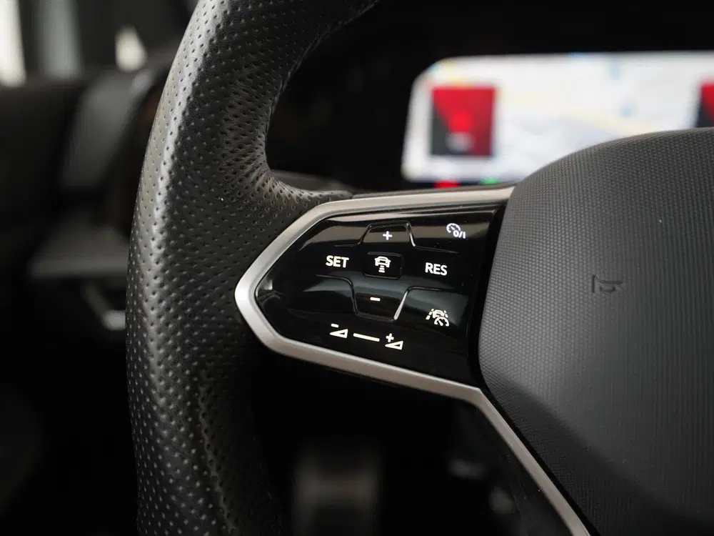 Volkswagen Golf 1.5 eTSI R-Line DSG uit 2023, foto 8