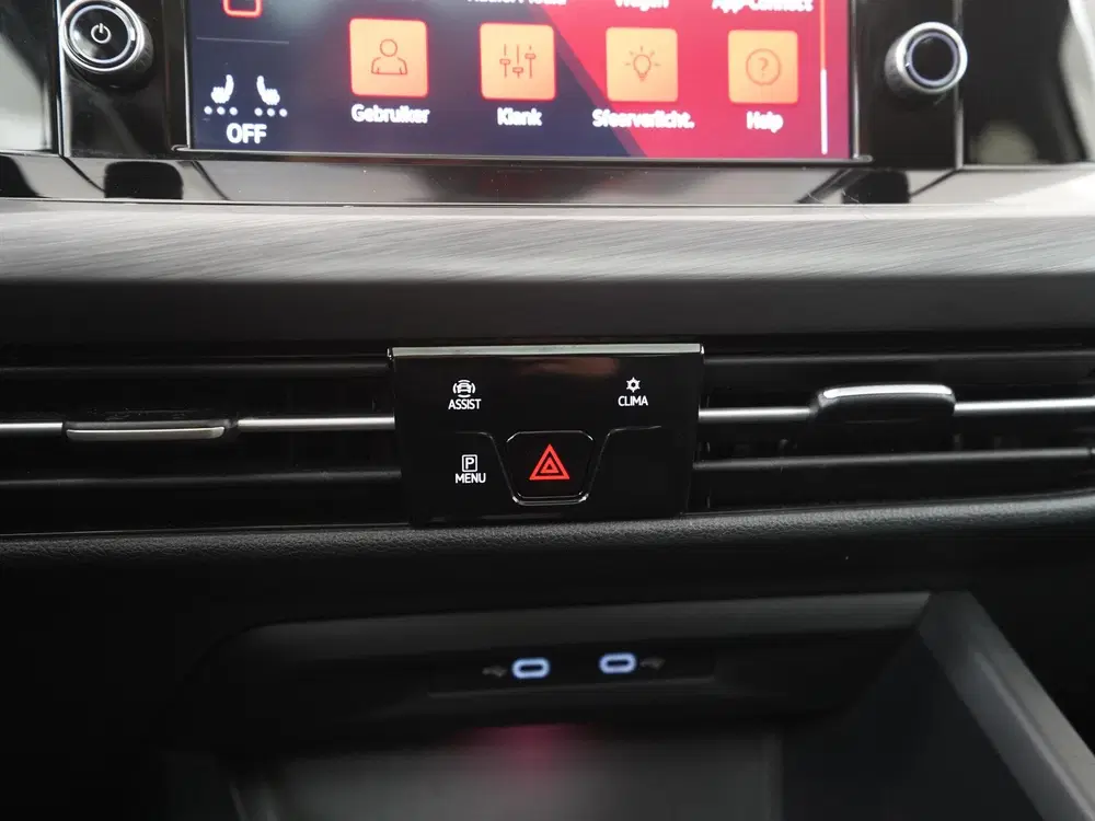 Volkswagen Golf 1.5 eTSI Style DSG uit 2020, foto 13