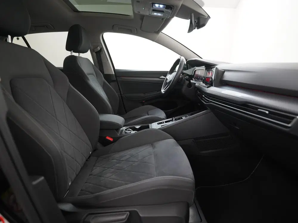 Volkswagen Golf 1.5 eTSI Style DSG uit 2020, foto 3