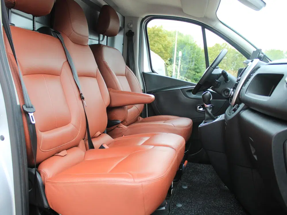 Renault Trafic 2.0 dCi 170 T29 L1H1 Luxe uit 2021, foto 10